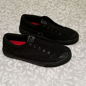 Slip resistant shoes